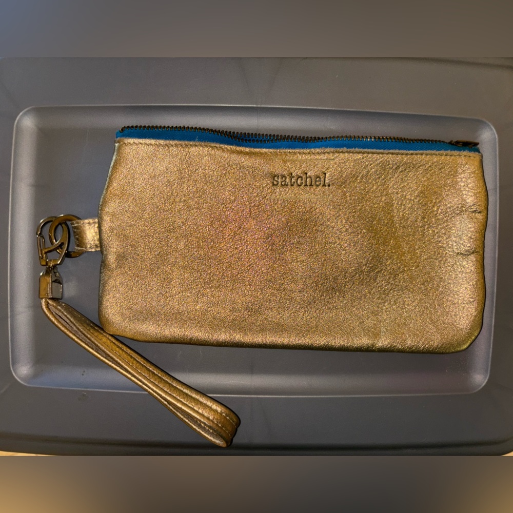 Satchel wristlet